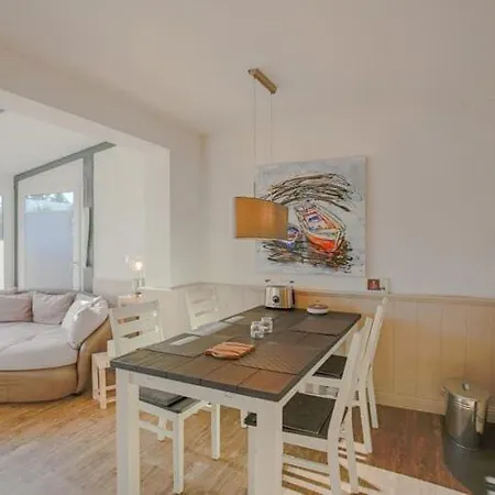 Nice Holiday Home Near The Baltic Sea Hébergement de vacances